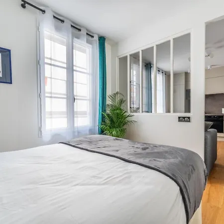 Luxurious In Center Of